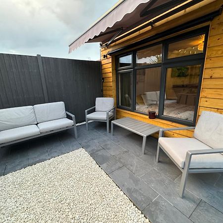 Wild & Free Hot Tub Retreat Apartman Dartford Kültér fotó