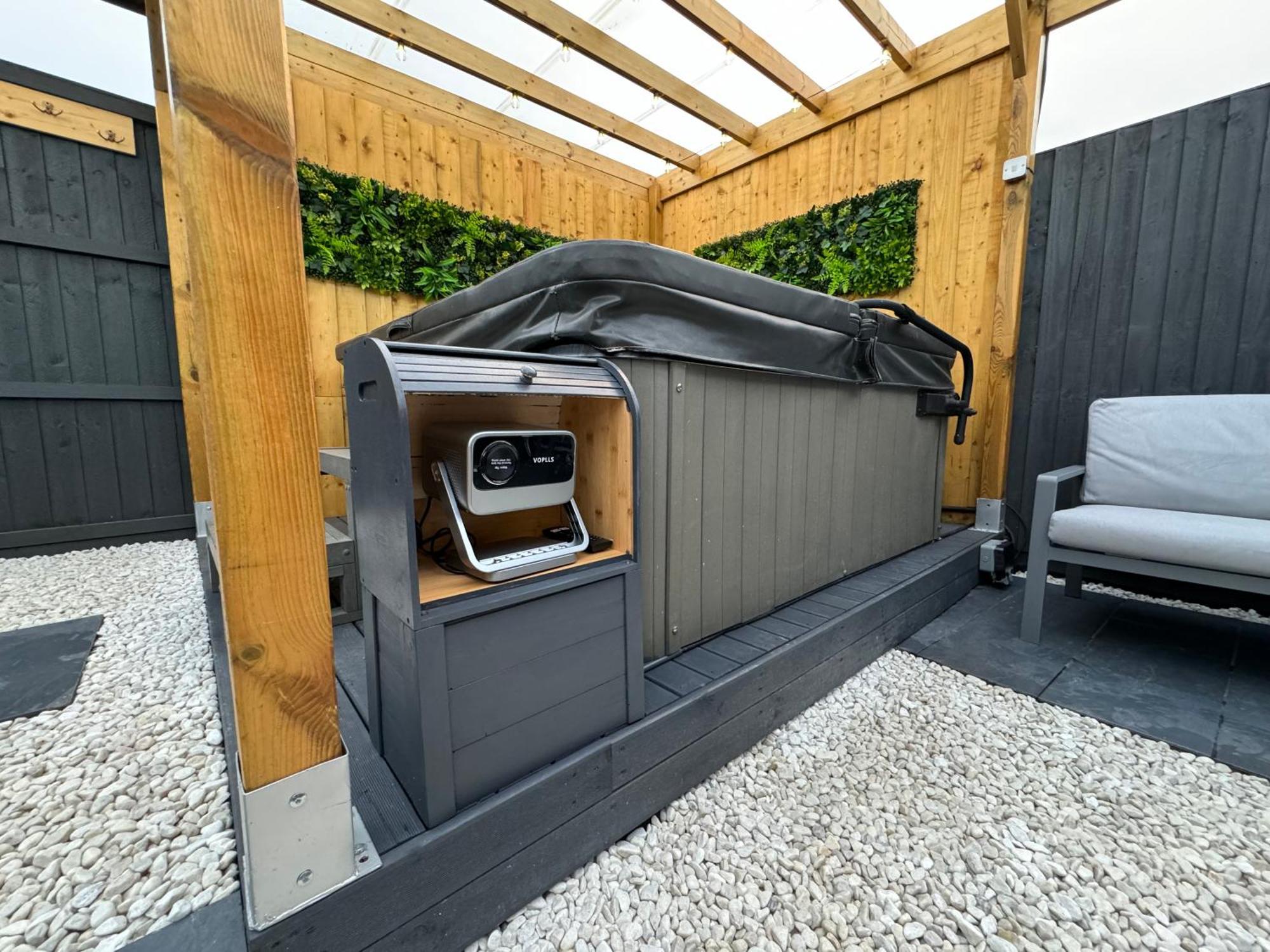 Wild & Free Hot Tub Retreat Apartman Dartford Kültér fotó